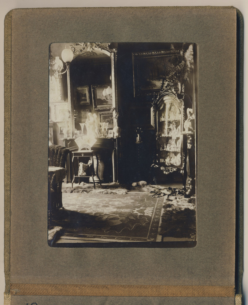 Vijf foto's van atelier Otto Eerelman, in album