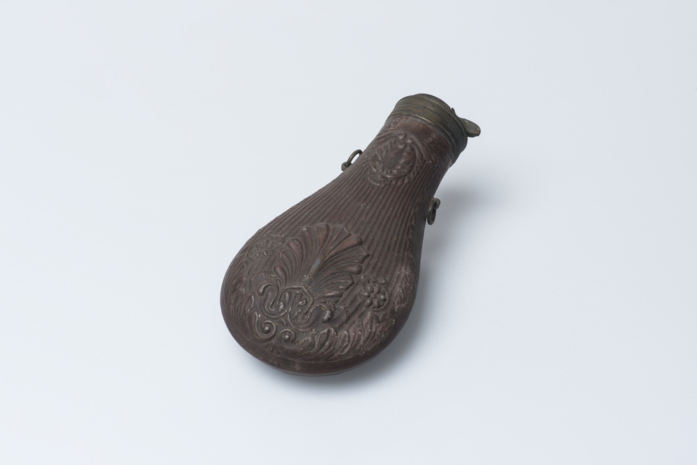 Kruithoorn van gebruineerd koper