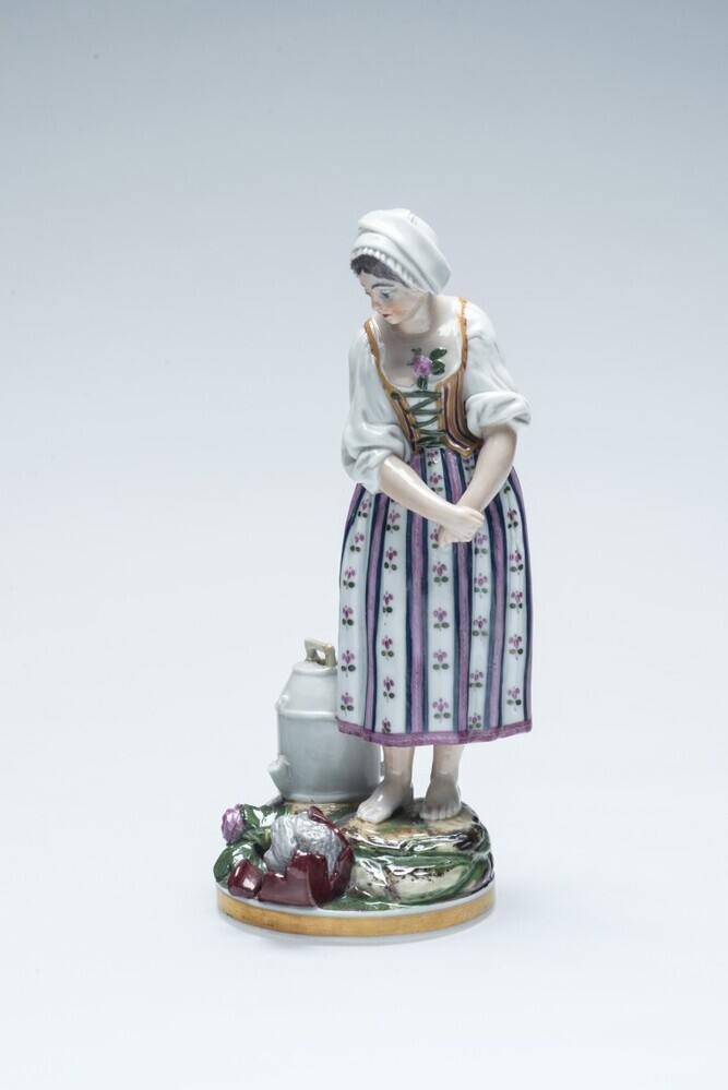 Meisje met  gebroken bloempot