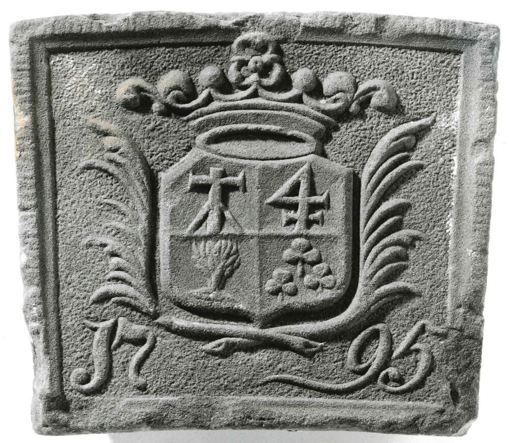 Sluitsteen met wapen Doornbosch-Writzers, Uithuizen