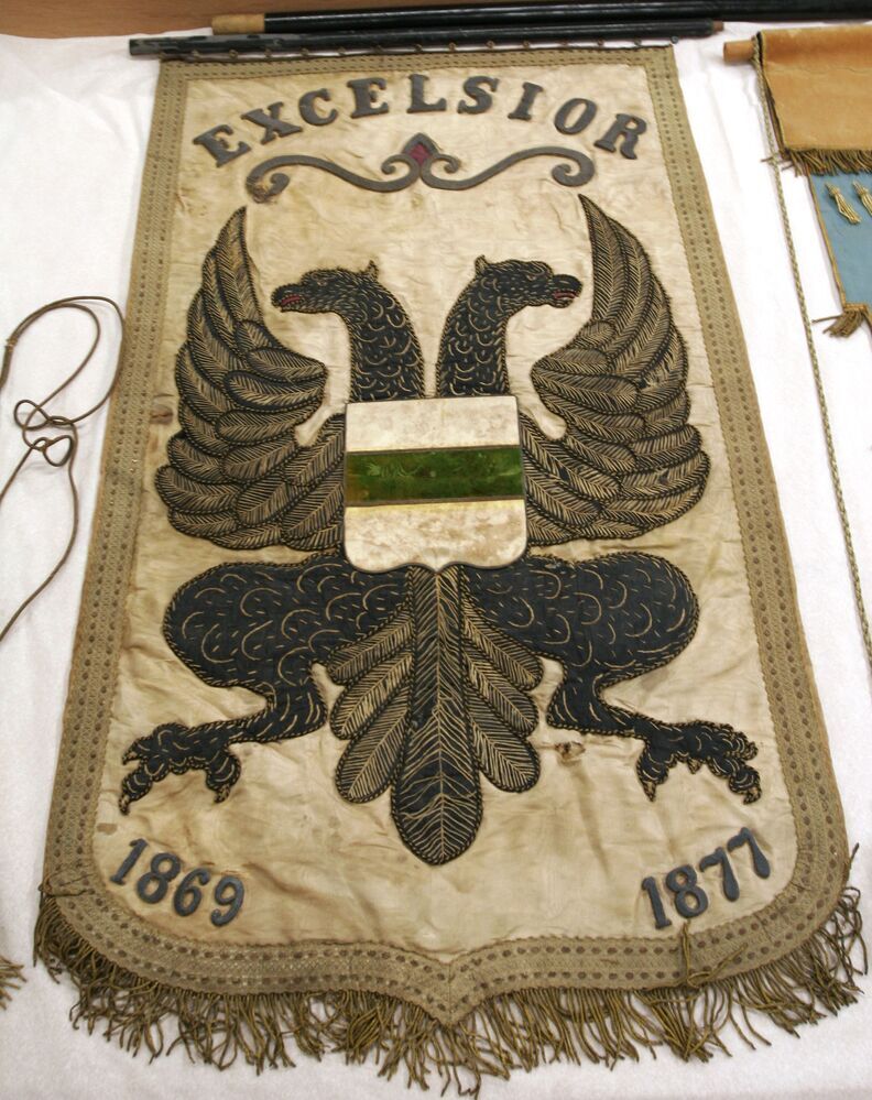 Vaandel Rederijkerskamer Excelsior, opgericht 1869