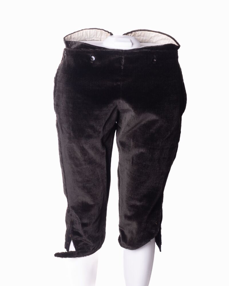 Knie of kuitbroek van zwart pluis