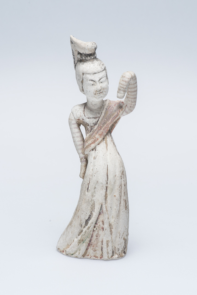 Beeldje van dansende vrouw