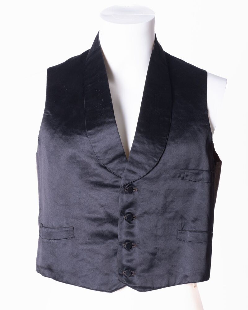 Herenvest van zwart satijn