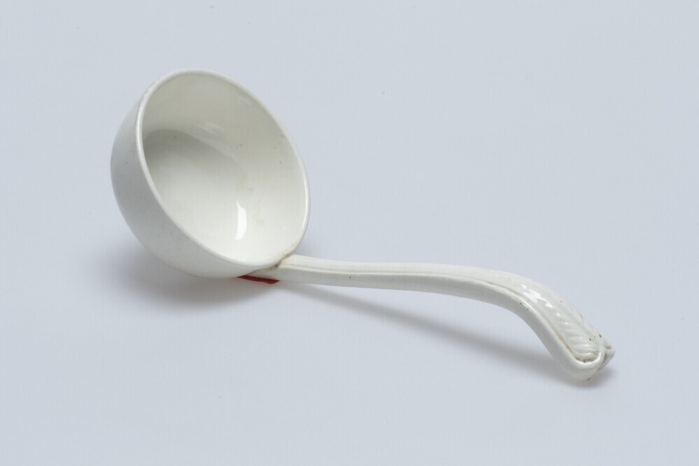 Deel van Wedgwood servies: sauslepel