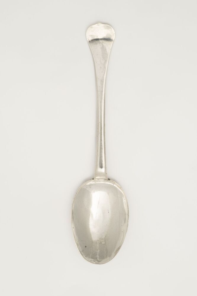 Lepel van zilver (shield end)