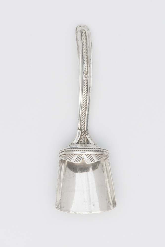 Suiker- of theeschep van zilver