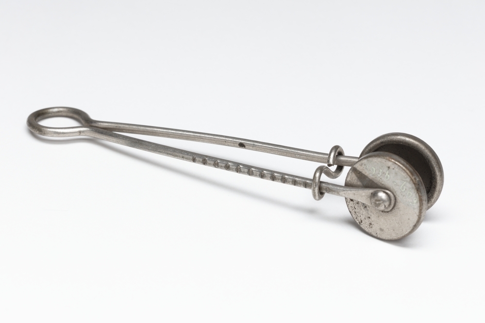 Metalen rokvasthouder of "page"