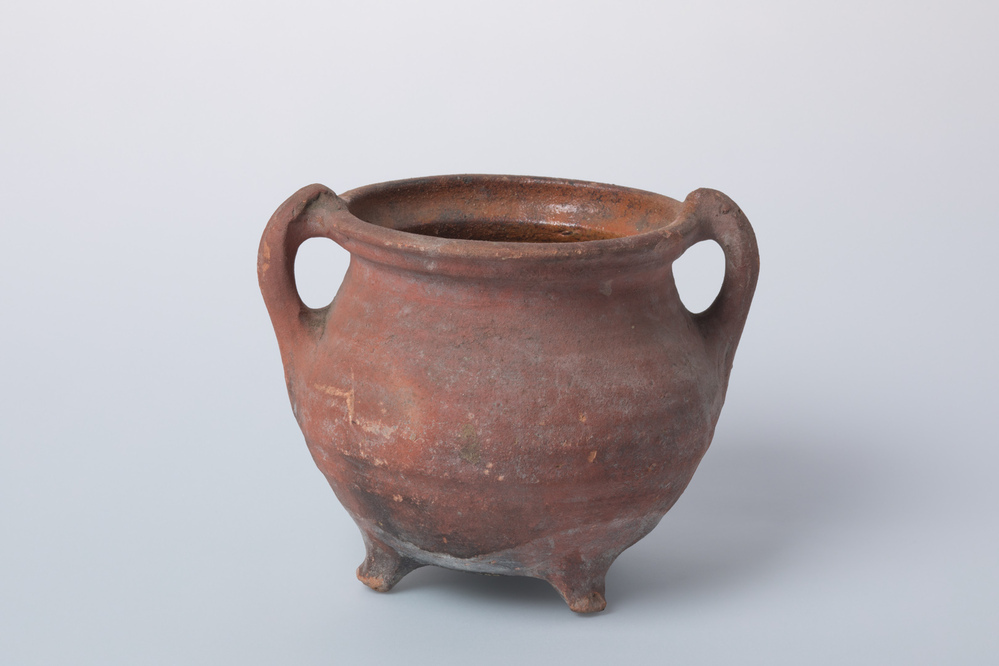 Pot van rood aardewerk