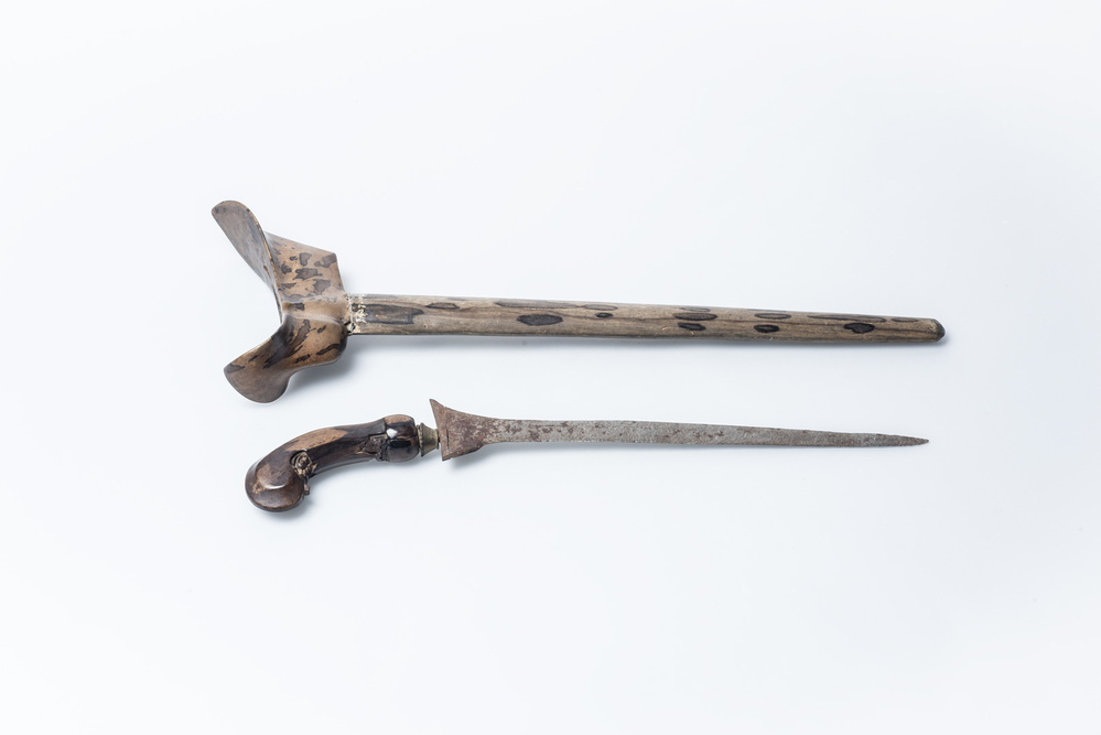 Kris met houten schede