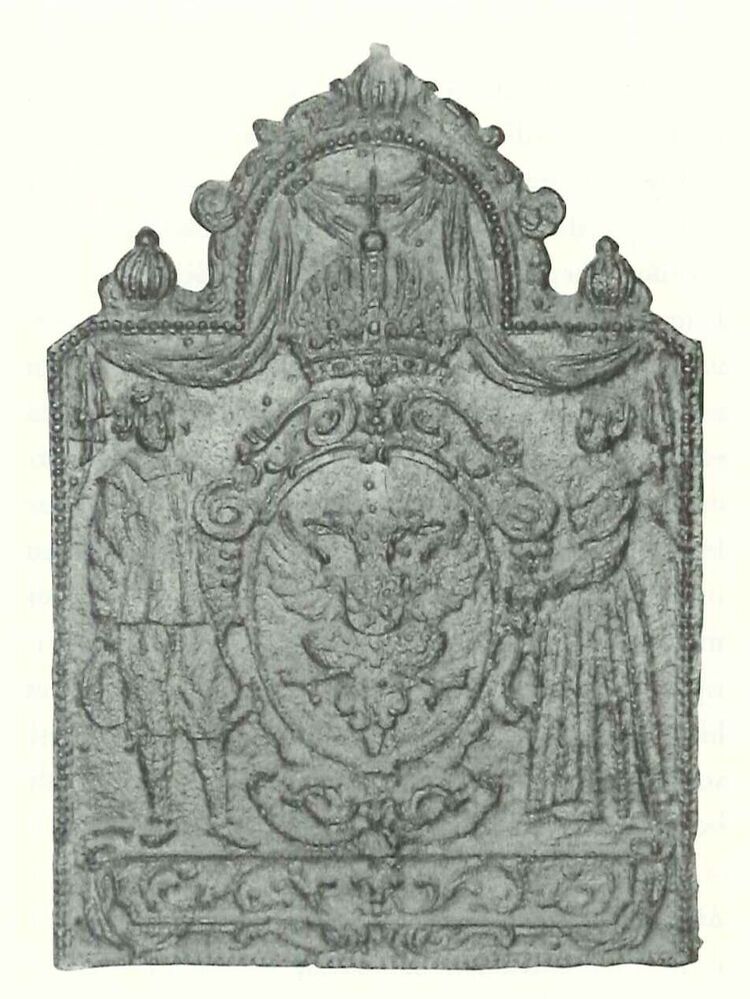 Haardplaat met halfronde bekroning