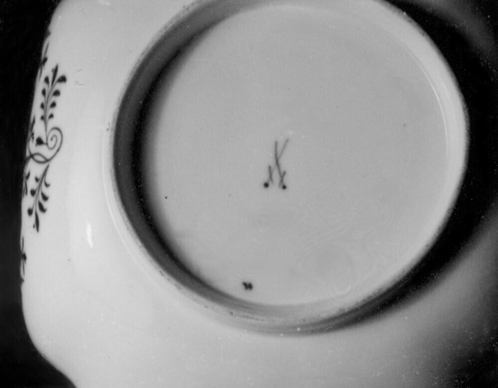 Deel van een Meissen servies, Schaal