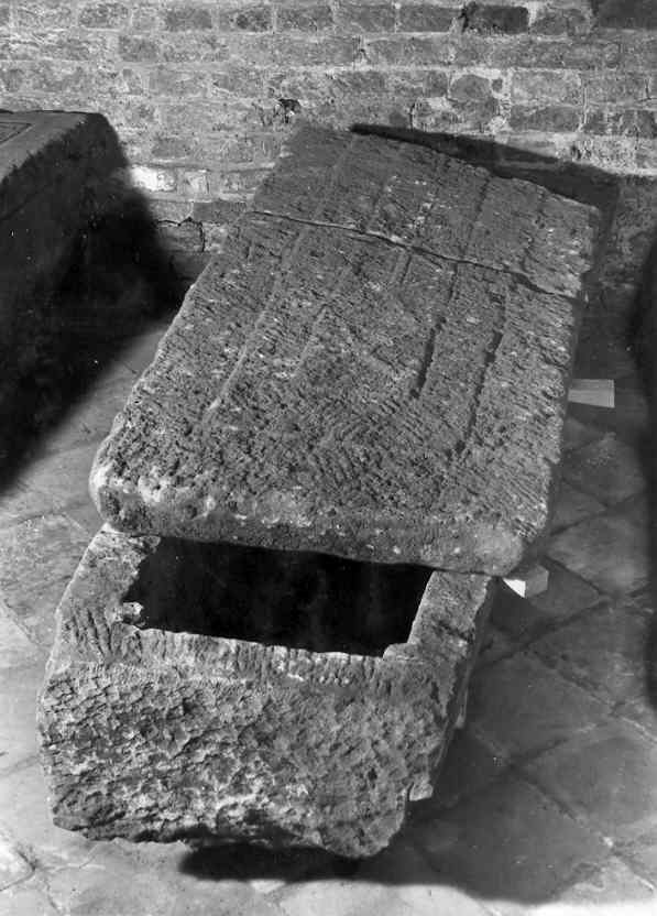 Sarcofaag met deksel (Termunten)