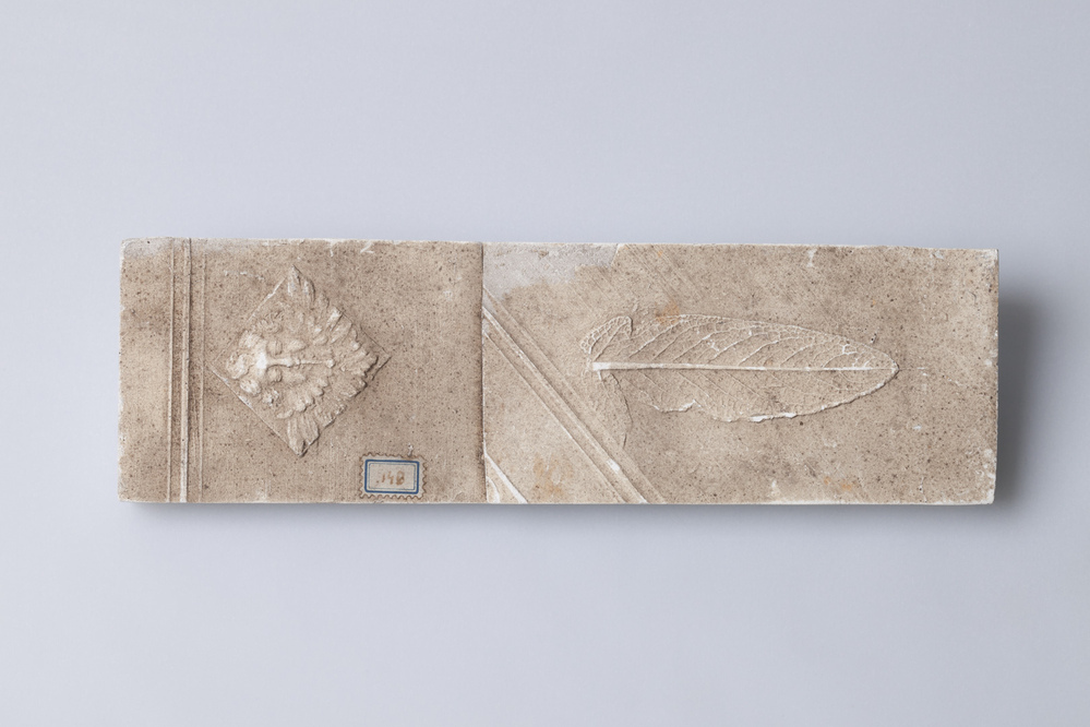 Gipsafgietsel van de klok te Meedhuizen