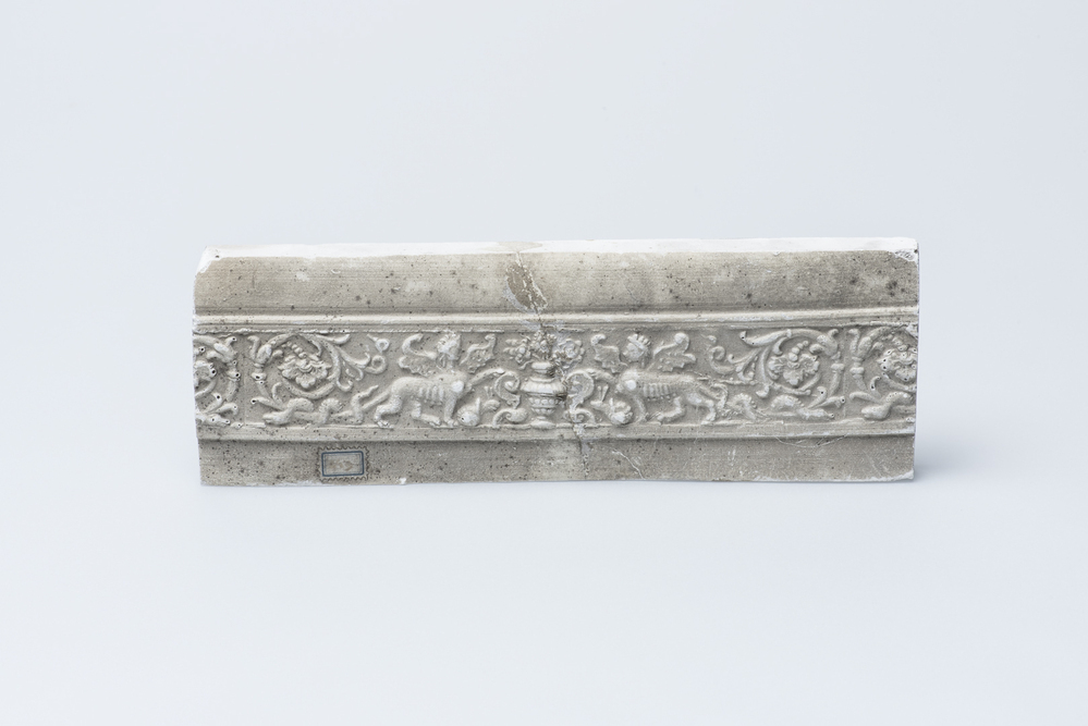 Gipsafgietsel van de klok te Meedhuizen