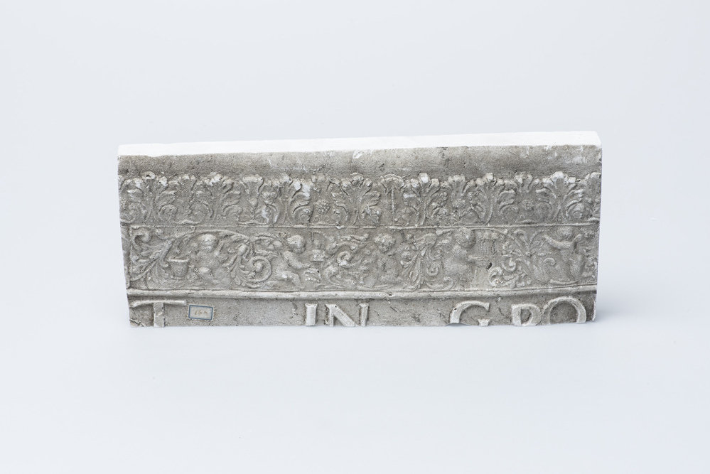 Gipsafgietsel van de klok in A-toren