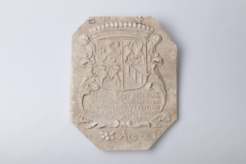 Gipsafgietsel van de klok te Kantens