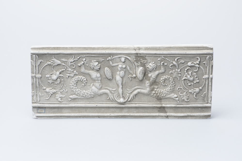 Gipsafgietsel van de klok te Midwolde