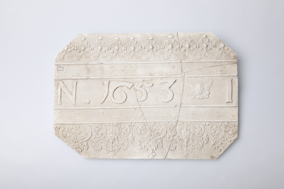 Gipsafgietsel van de klok te Den Andel