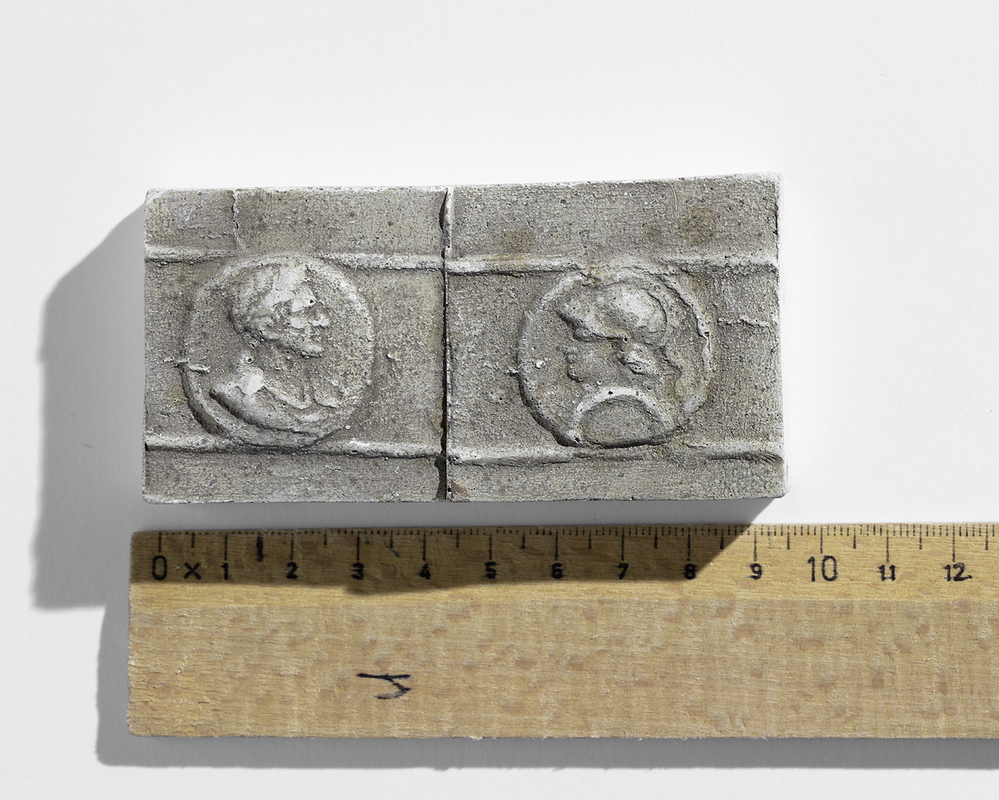 Gipsafgietsel van de klok te Farmsum