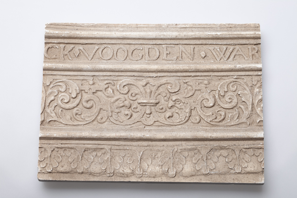 Gipsafgietsel van de klok te Scheemda