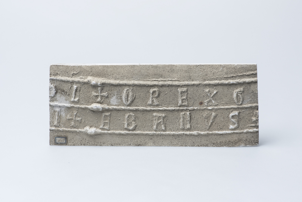 Gipsafgietsels van de klok te Weiwert