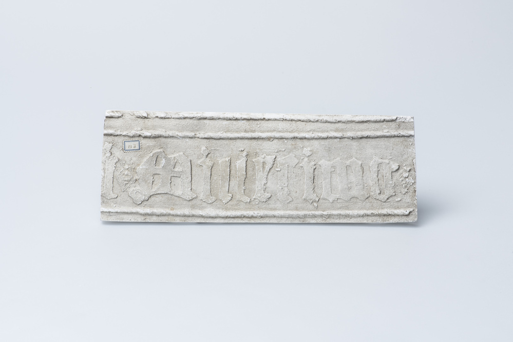 Gipsafgietsels van de klok te Stitswerd