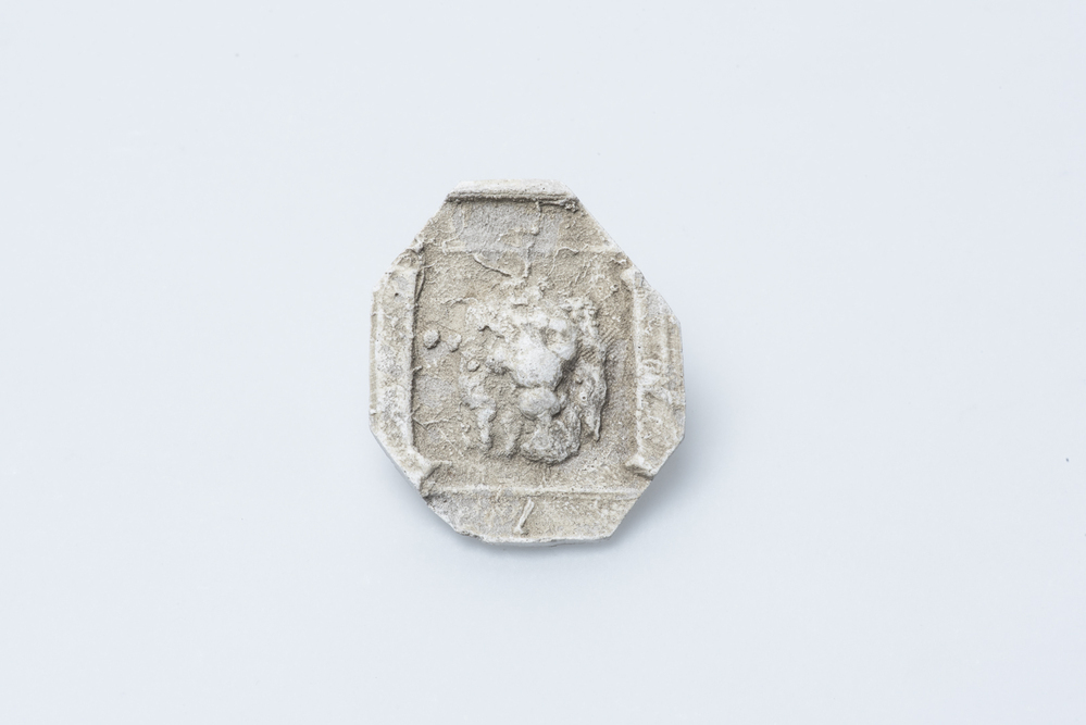 Gipsafgietsel van de klok te Wetsinge (voorheen Sauwerd)