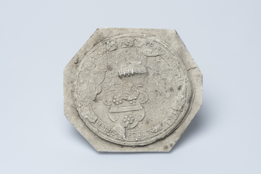 Gipsafgietsel van de klok te Veendam (voorheen Appingedam en vervolgens Groningen)