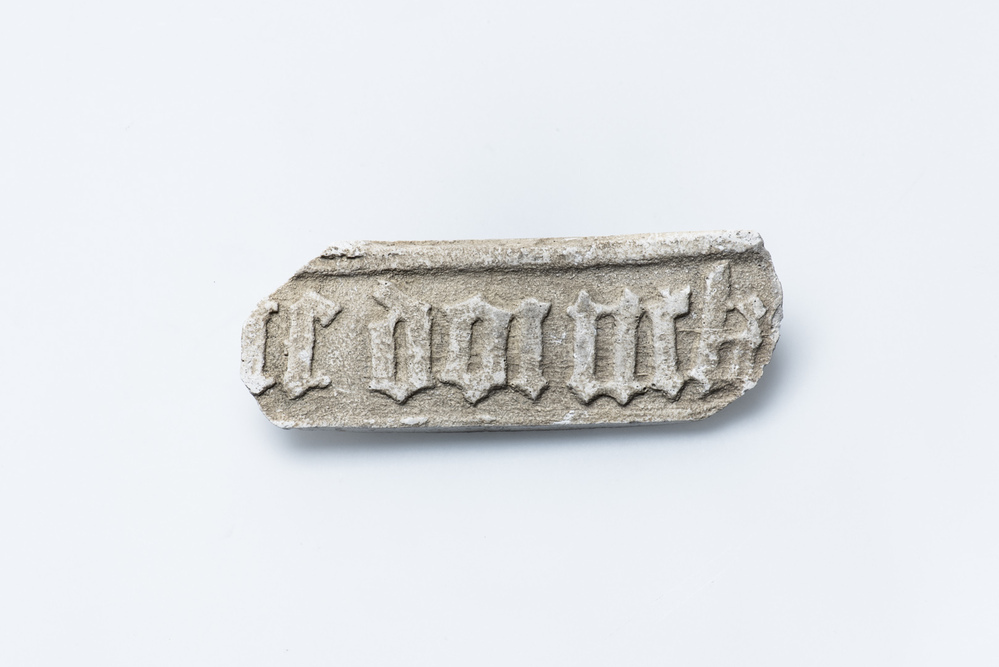 Gipsafgietsel van de klok te Oostum (voorheen Feerwerd)