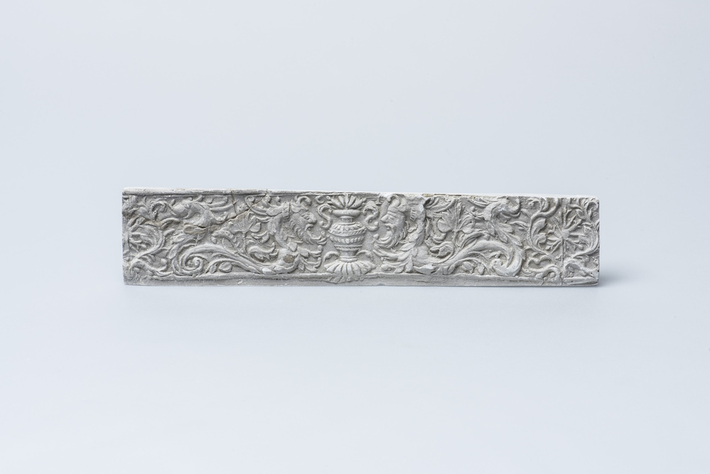 Gipsafgietsel waarschijnlijk van de klok te Garmerwolde