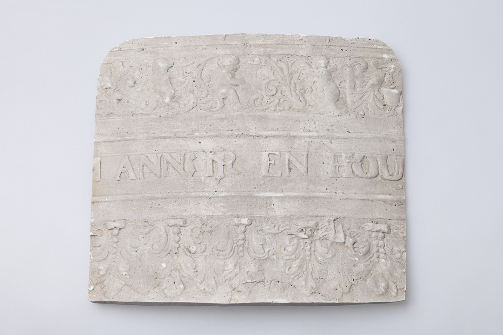 Gipsafgietsel van de klok te Tjamsweer (voorheen Bellingweer en Wirdum)