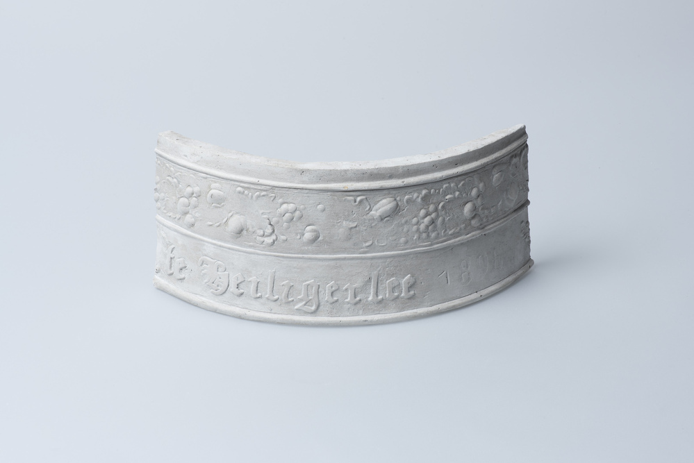 Gipsafgietsel van de klok Lutherse Kerk te Nieuwe Pekela (Wijk A)