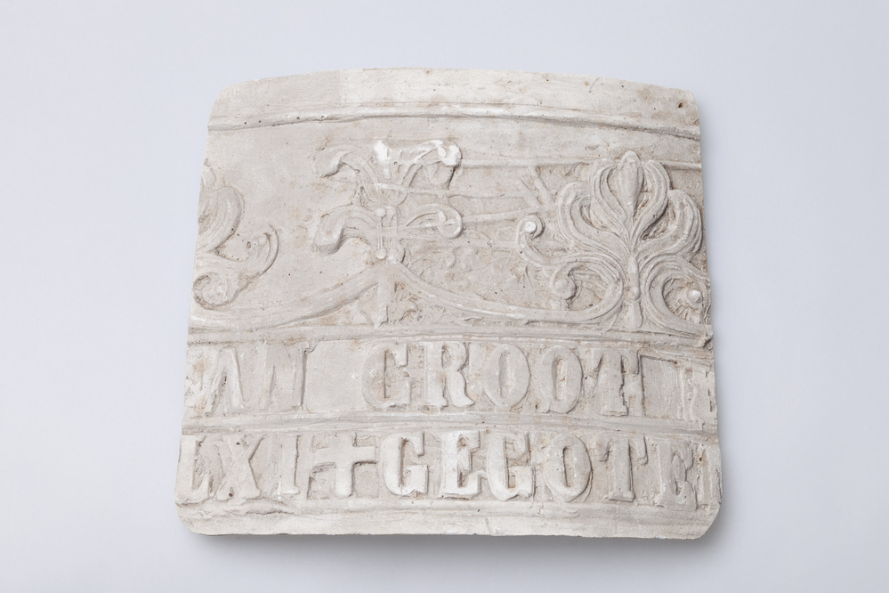 Gipsafgietsel van de klok RK kerk te Uithuizen