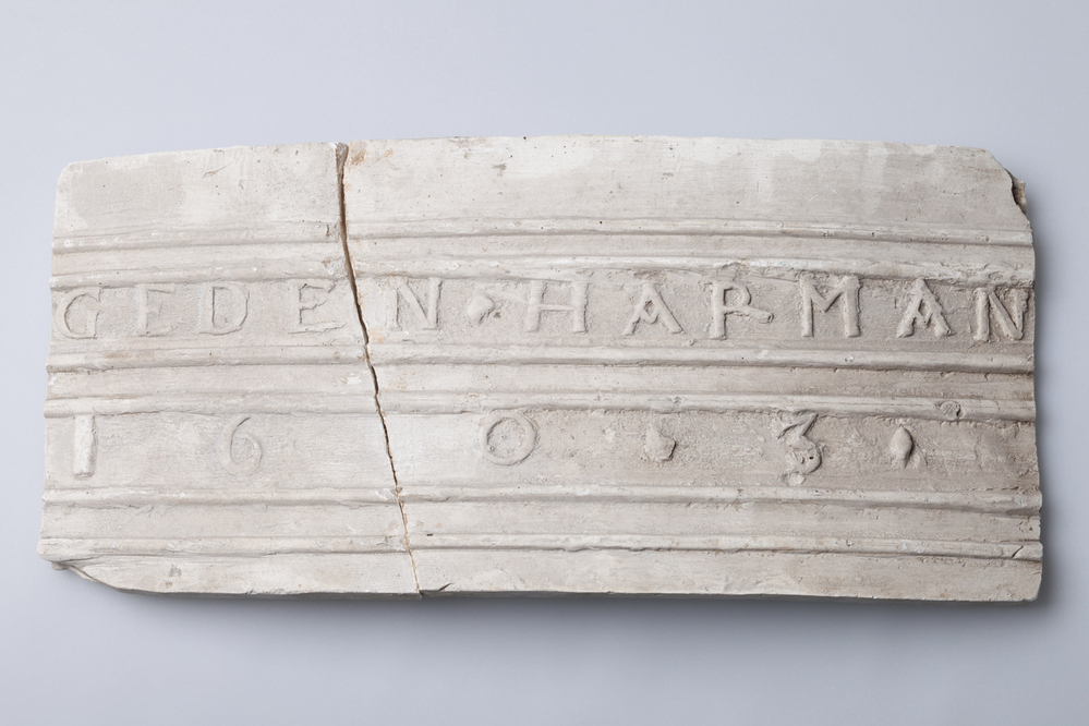 Gipsafgietsel van de klok te Zuidbroek