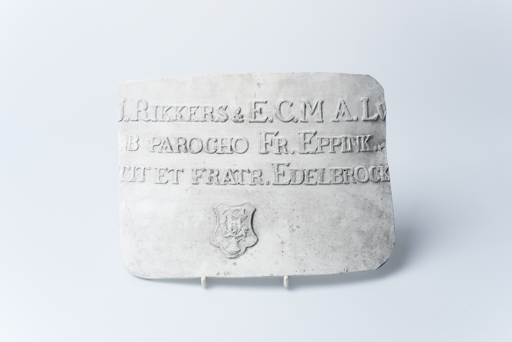 Gipsafgietsel van een klok uit de St Jozefkerk,  Rademarkt Groningen