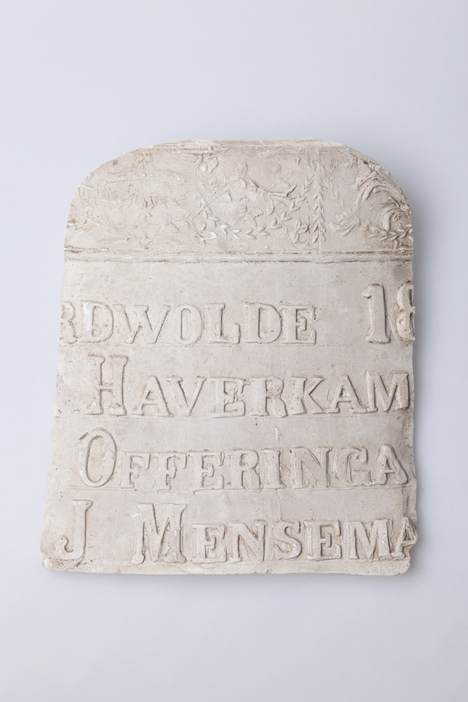 Gipsafgietsel van de klok te Noordwolde