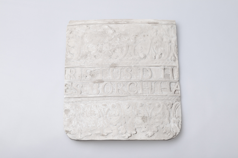 Gipsafgietsel van de klok te Oldehove