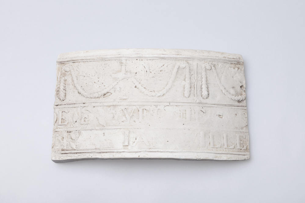 Gipsafgietsel van de klok te Midwolda