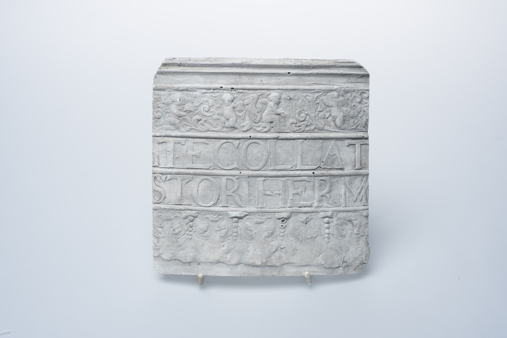 Gipsafgietsel van de klok te Vriescheloo