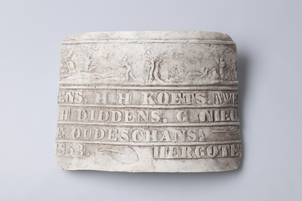 Gipsafgietsel van de klok te Oudeschans