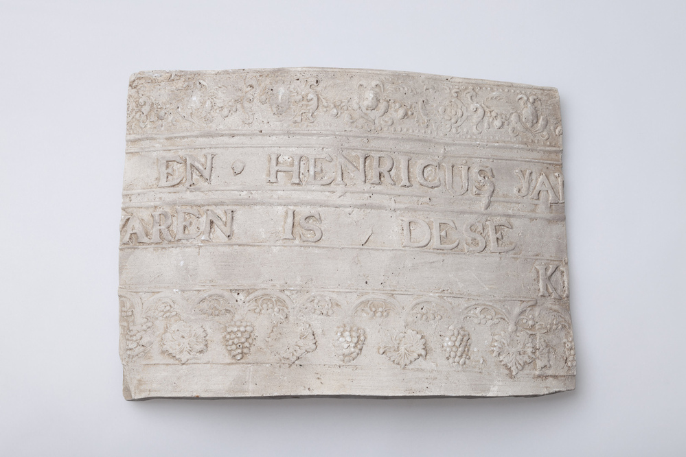 gipsafgietsel van de klok te Noordbroek