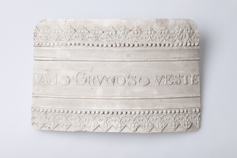 Gipsafgietsel van de klok van de St. Jozefkerk te Groningen