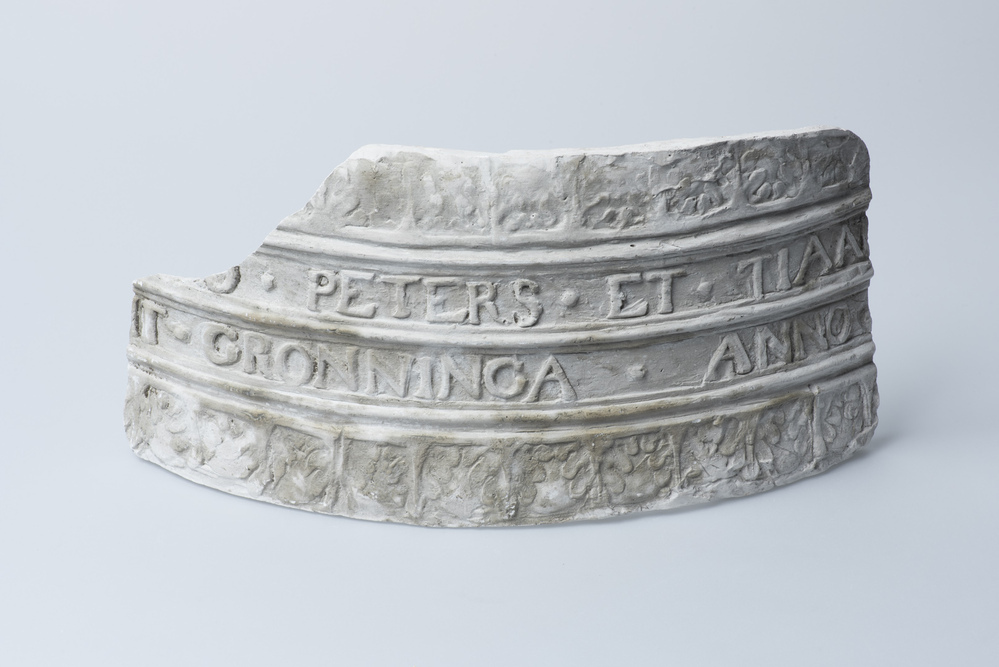 Gipsafgietsel van de klok te Borgsweer