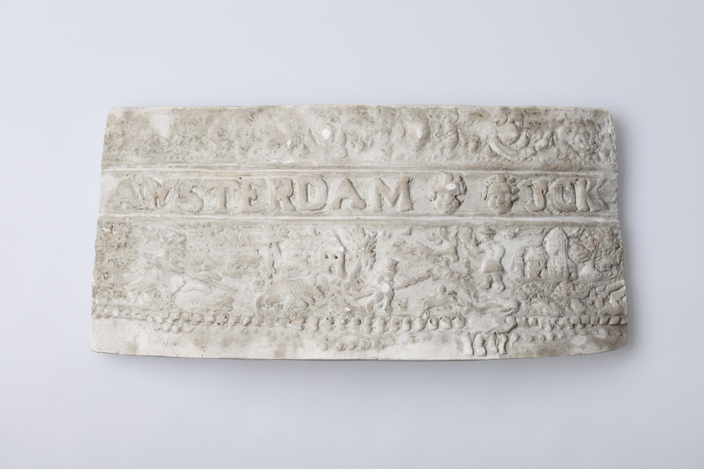 Gipsafgietsel van de klok te Noordwijk