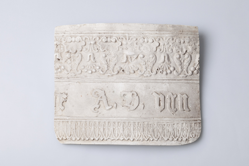 Gipsafgietsel van de klok te Garsthuizen