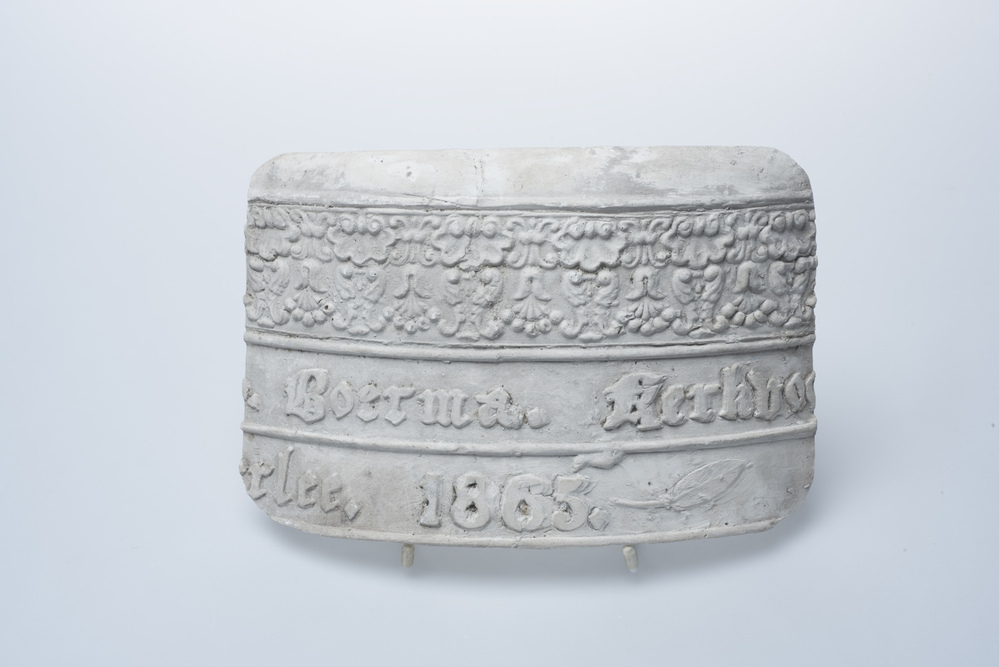 Gipsafgietsel van de klok te Lettelbert