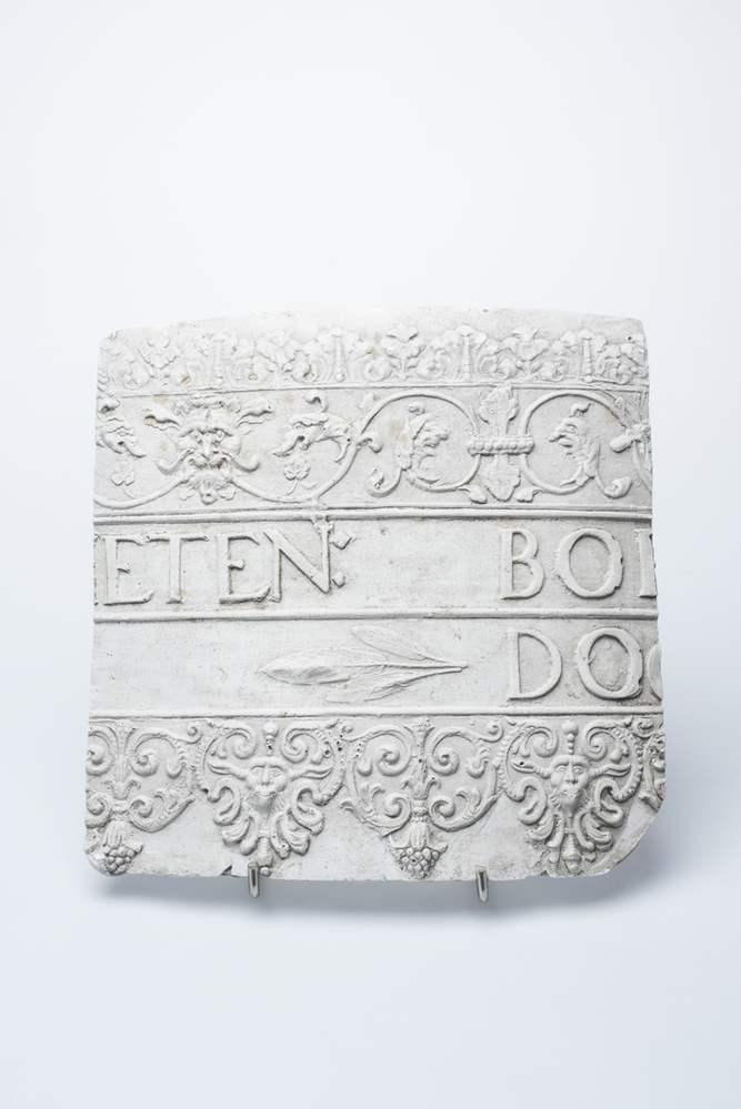 Gipsafgietsel van de klok in Akerk te Groningen