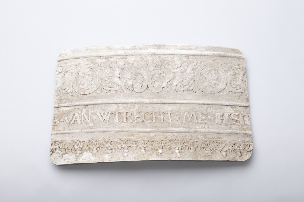 Gipsafgietsel van de klok te Pieterburen