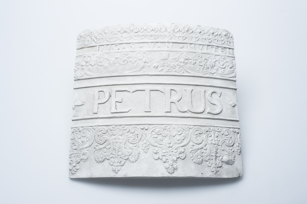 Gipsafgietsel van de klok in de Noorderkerk te Groningen